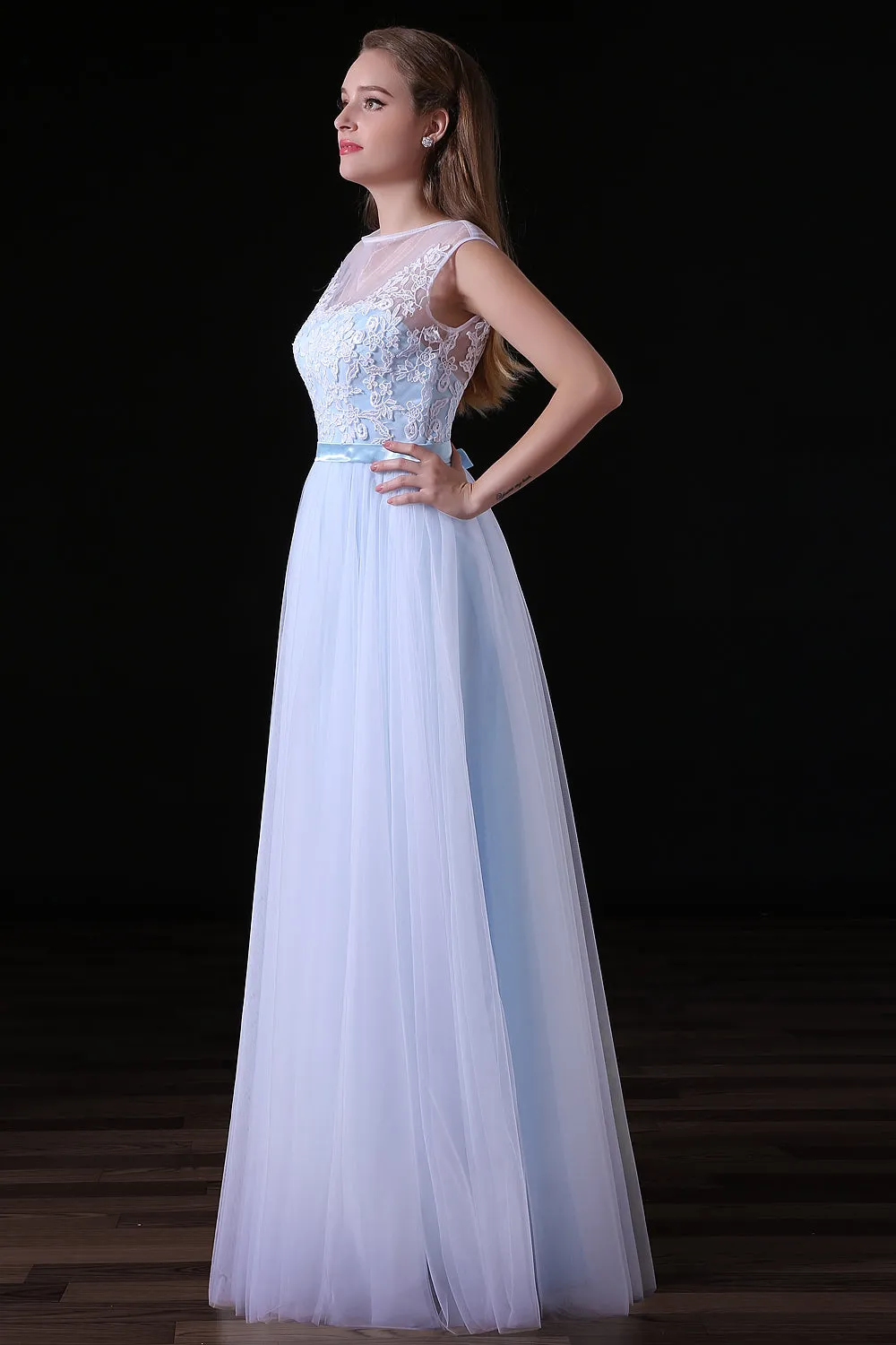 Sleeves Appliques Sheer Lace Button Floor Length Tulle Prom Dresses